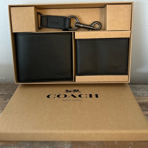 Coach Men’s Wallet Set - Picture 3 of 3